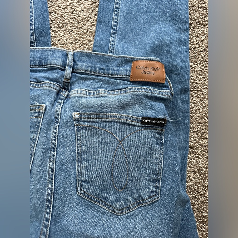 Calvin Klein straight jeans. 👖💕